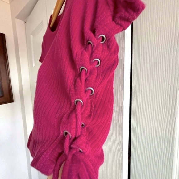 Urban Outfitters Burgundy Ribbed Crop Top - Picture 3 of 3